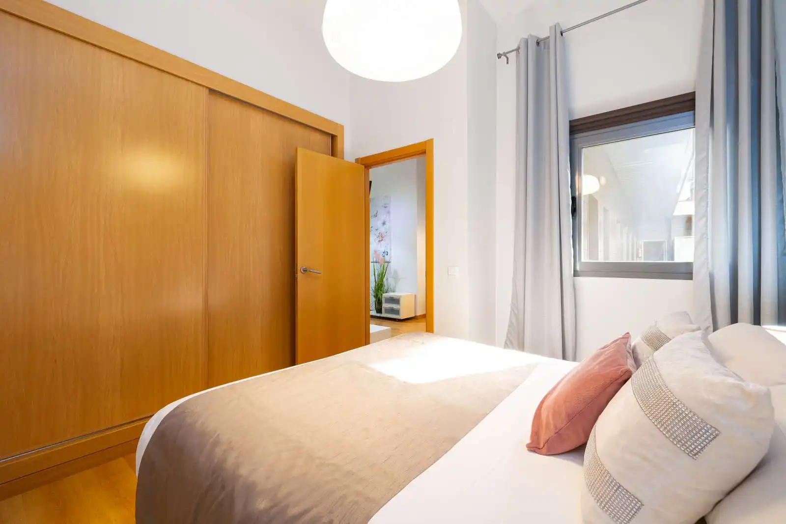 Dormitori de Apartament per a compartir en Málaga amb Aire condicionat, Terrassa i Moblat