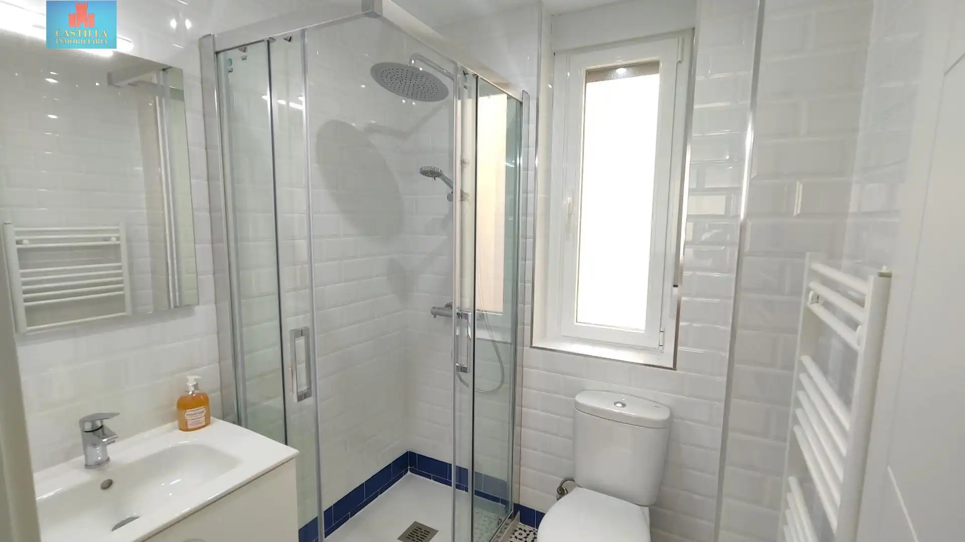 Baño de Piso en venta en Ávila con Calefacción, Jardín privado y Terraza