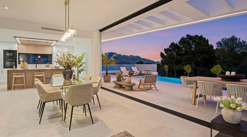 Villa de 4 dormitorios y 4 baños con piscina y jardín en Polop, imatge 4