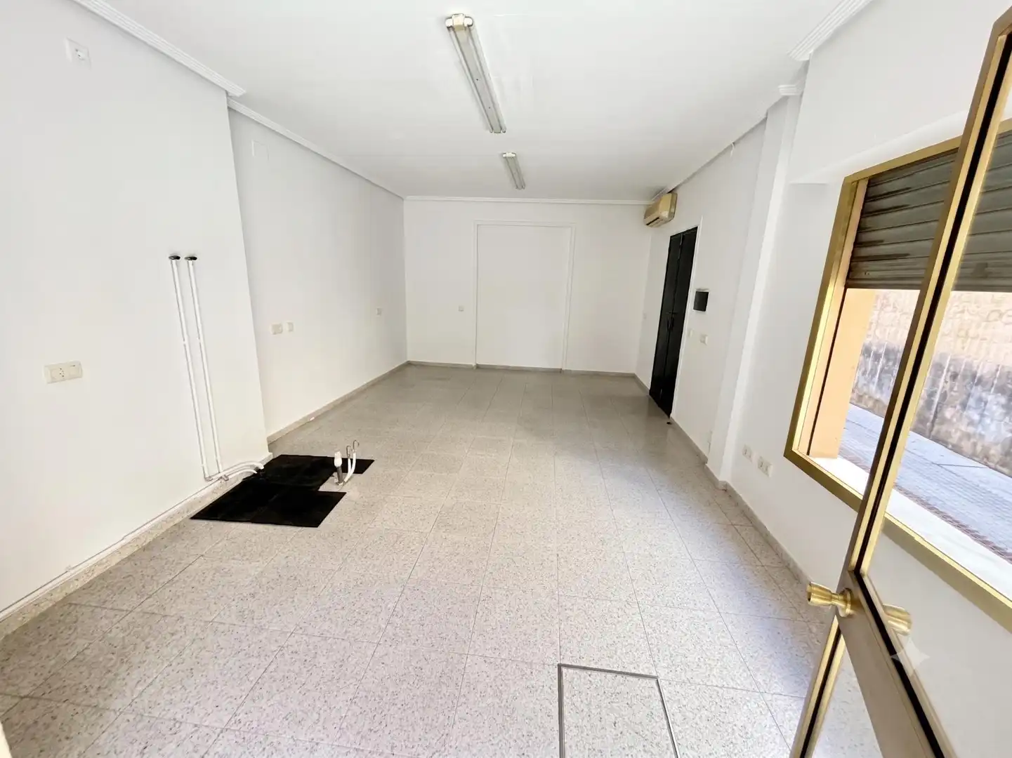 Gewerbefläche zur Miete in Calle FRANCESA (LA), imagen 2