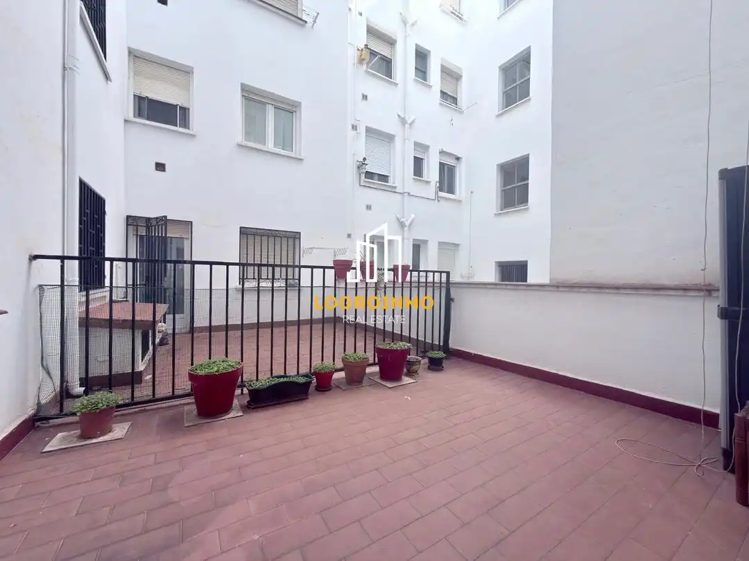 Vista exterior de Pis en venda en  Logroño amb Aire condicionat, Calefacció i Terrassa