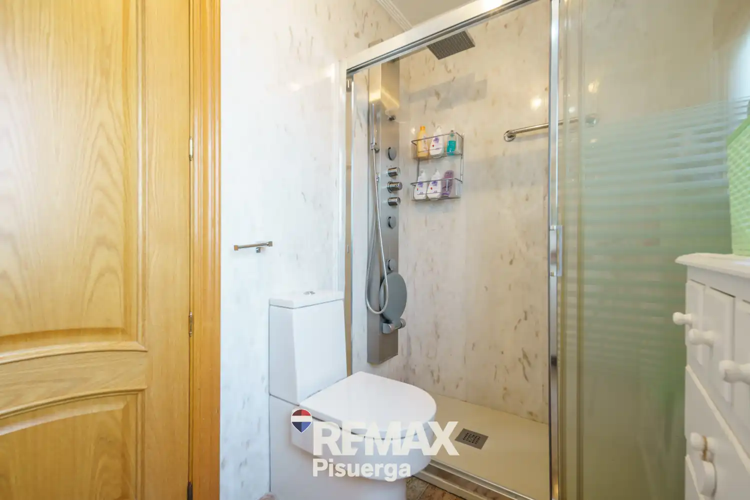 Baño de Casa o chalet en venta en Laguna de Duero con Aire acondicionado, Calefacción y Jardín privado