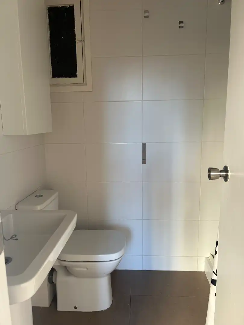 Bathroom of Flat for rent in Barcelona  with Oven