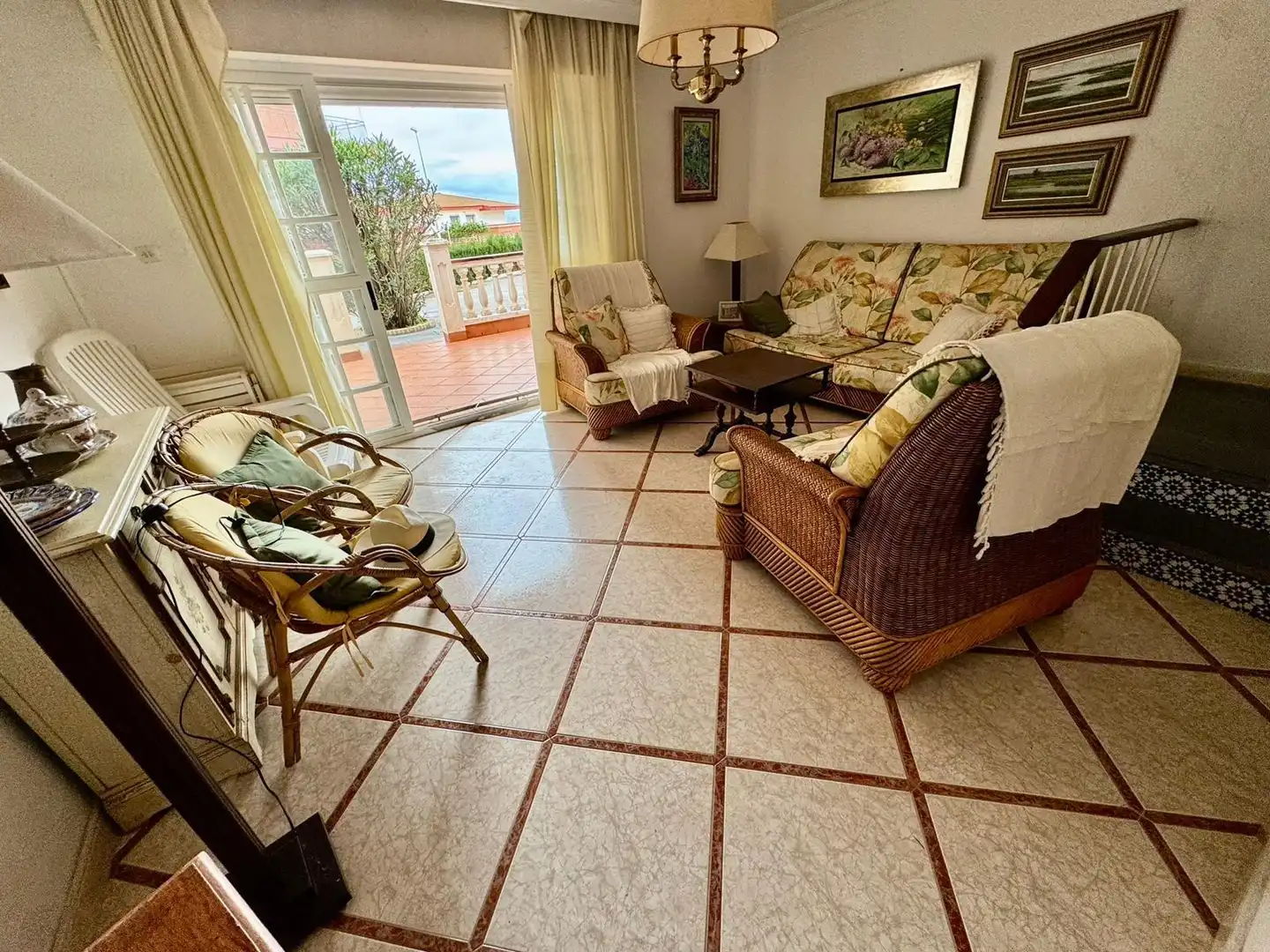 Sala de estar de Casa adosada en venta en Punta Umbría con Terraza, Amueblado y Balcón