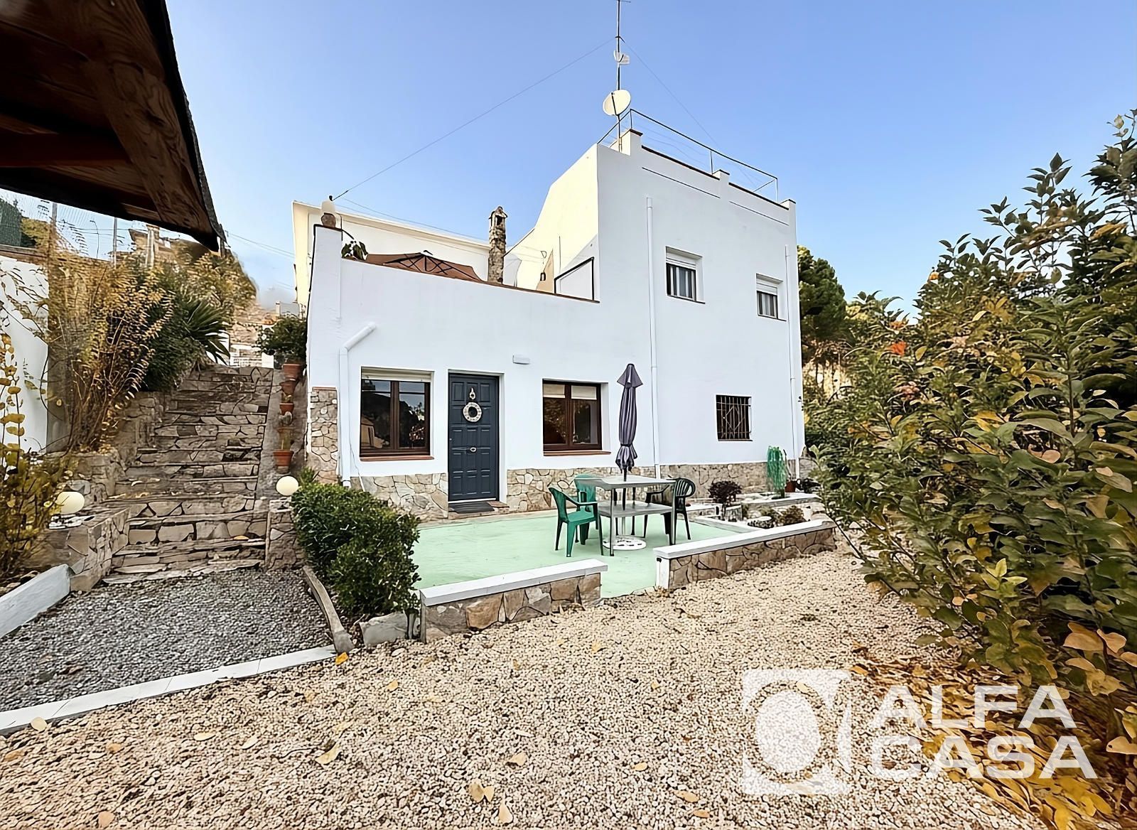 Vista exterior de Casa o xalet en venda en Lloret de Mar amb Calefacció, Terrassa i Piscina