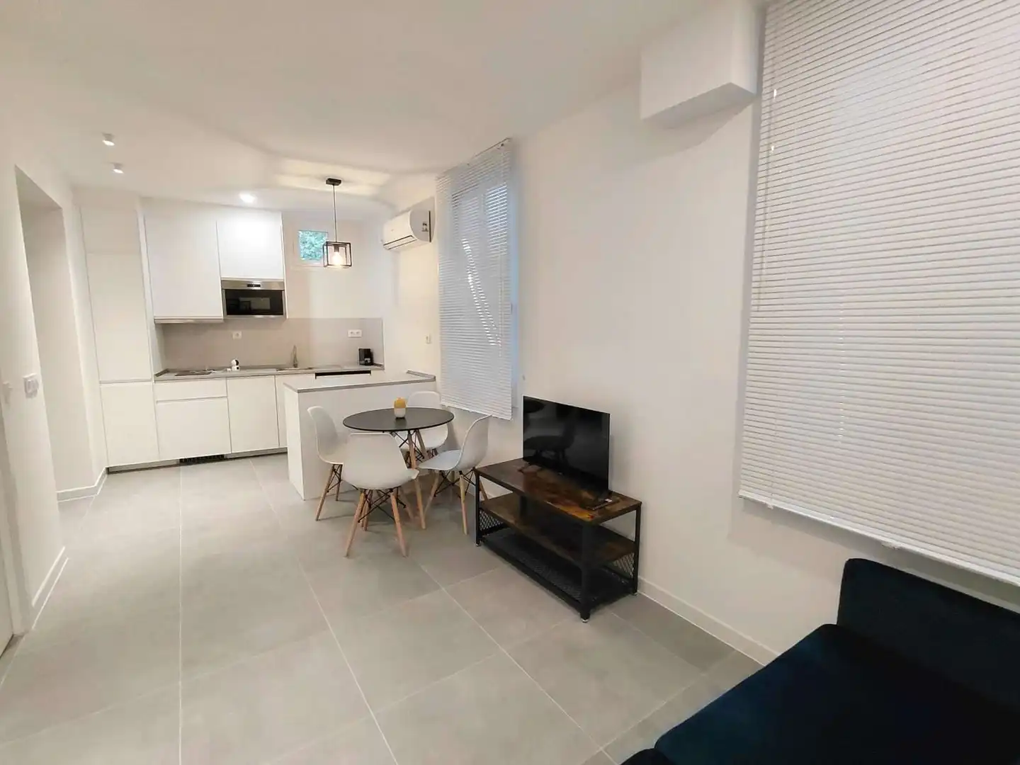 Sala de estar de Estudio para compartir en Madrid con Aire acondicionado, Calefacción y Terraza