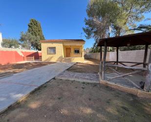 Vista exterior de Casa o xalet de lloguer en Llíria amb Terrassa i Piscina