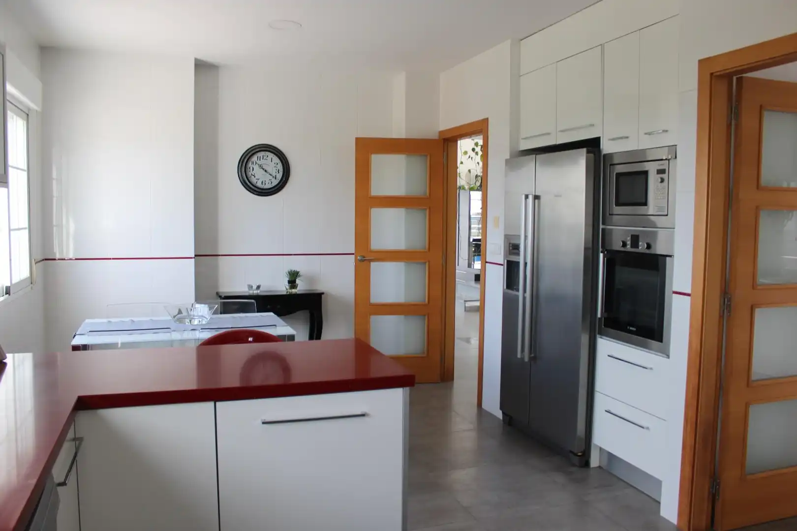 Cuina de Casa o xalet en venda en Oliva amb Aire condicionat, Jardí privat i Terrassa