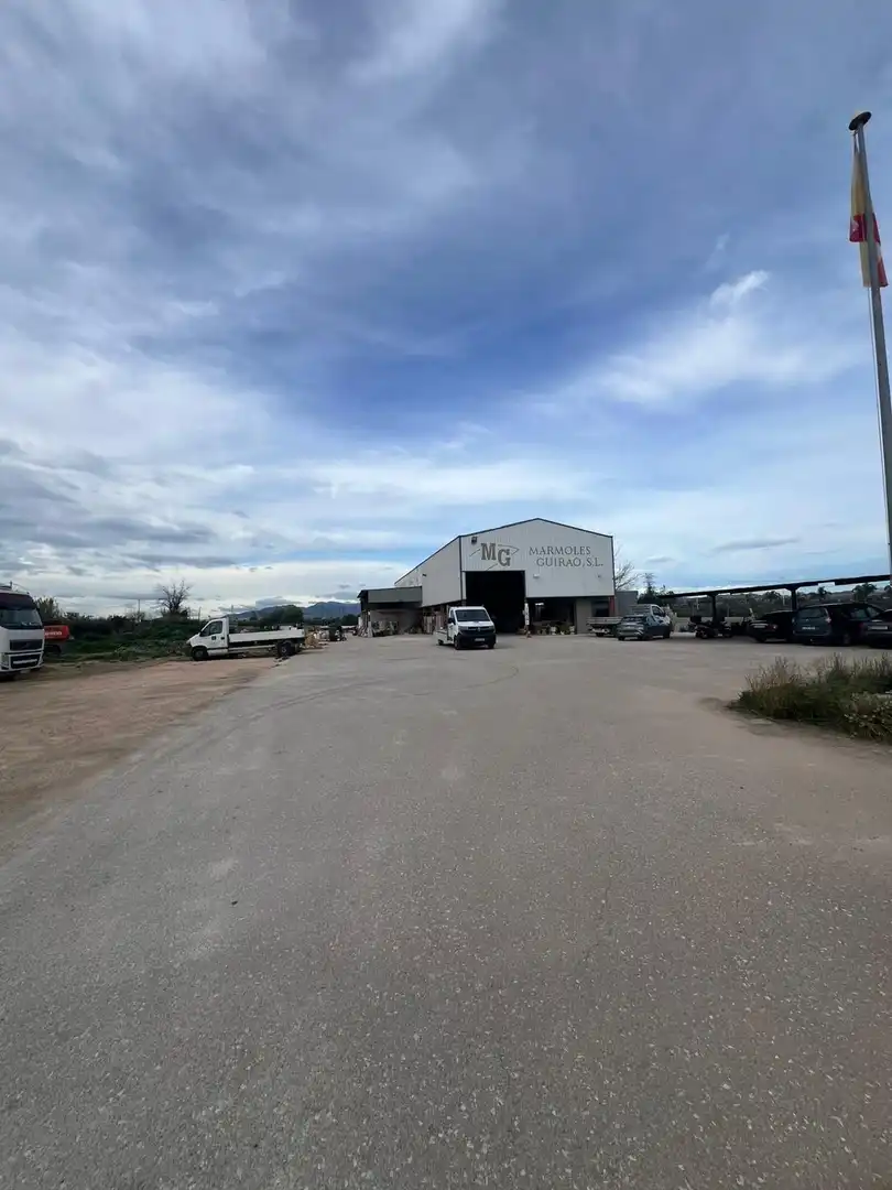 Vista exterior de Nave industrial en venta en Murcia
