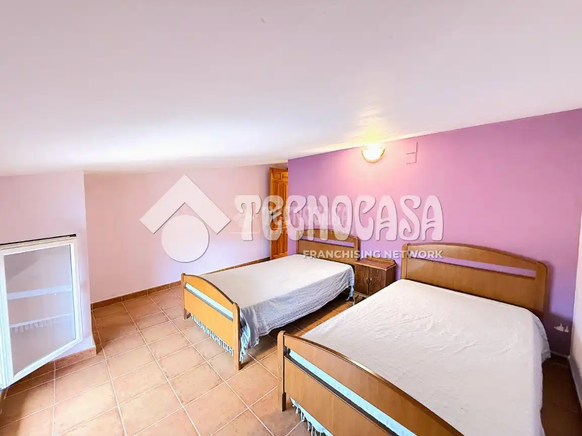 Finca rústica en venta en Huete con Calefacción, Jardín privado y Terraza