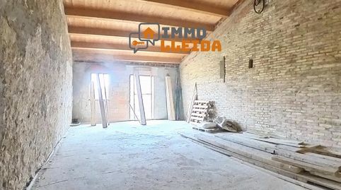 Foto 2 de Casa adosada en venda a Del Pont, 67, Balaguer, Lleida