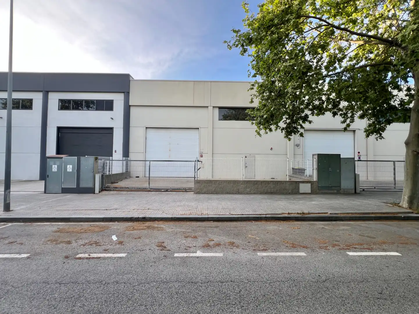 Exterior view of Industrial buildings for rent in Reus