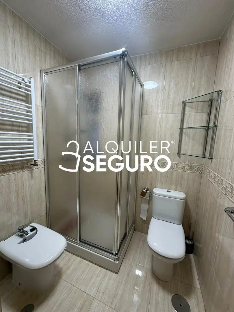 Bathroom of Flat for rent in Fuenlabrada II - El Molino