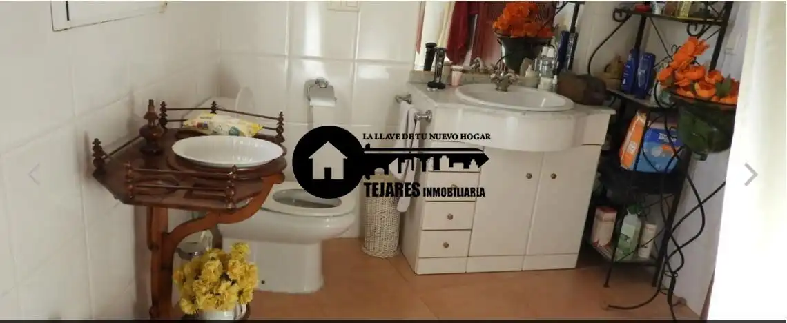 Bany de Casa o xalet en venda en Tobarra amb Calefacció, Piscina i Balcó