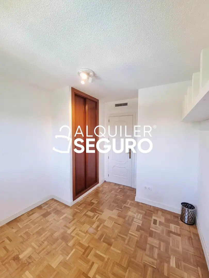 Bedroom of Flat for rent in Las Rozas de Madrid  with Air Conditioner, Heating and Terrace