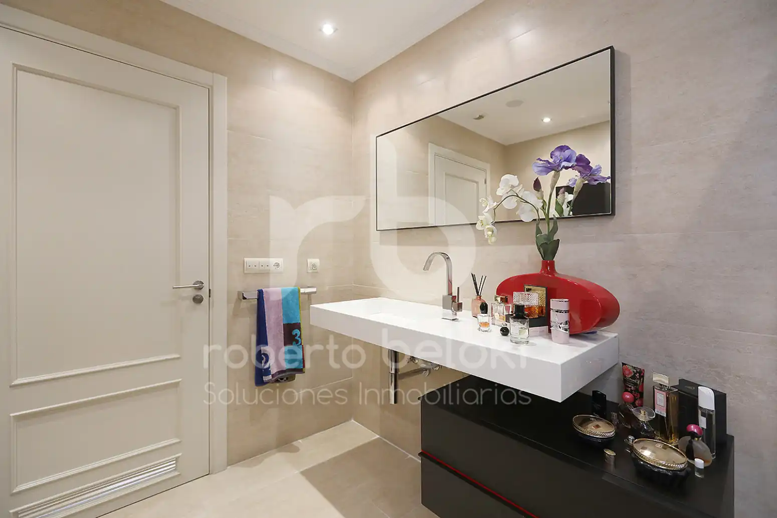 Baño de Piso en venta en Donostia - San Sebastián  con Calefacción, Terraza y Balcón