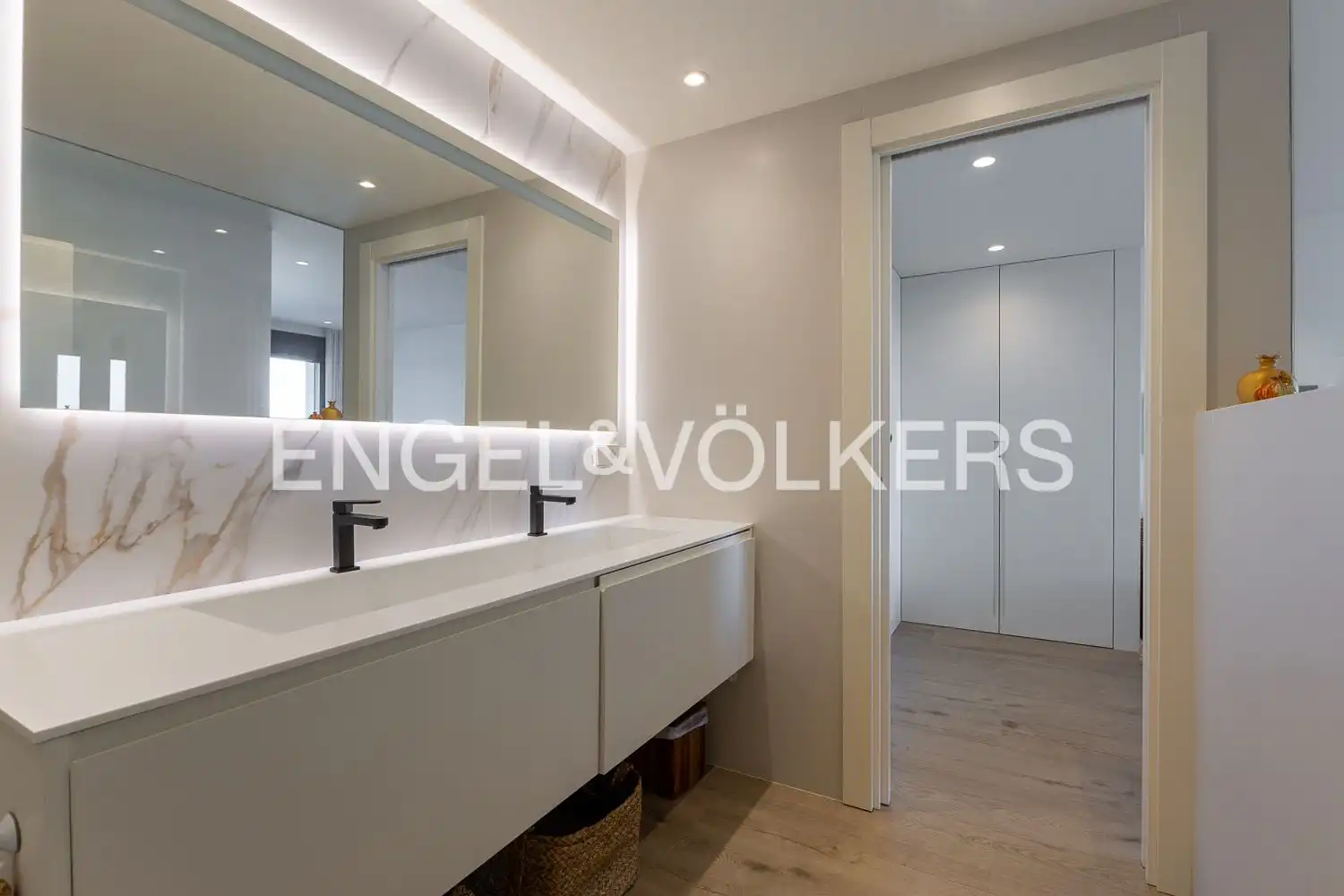 Bathroom of Flat for sale in Pedreguer  with Air Conditioner, Heating and Private garden