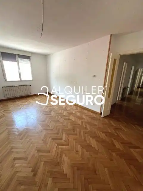 Bedroom of Flat for rent in Madrid  with Heating