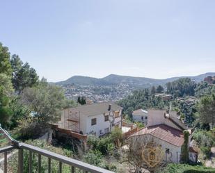 Vista exterior de Casa o xalet en venda en Vallirana amb Calefacció, Jardí privat i Terrassa