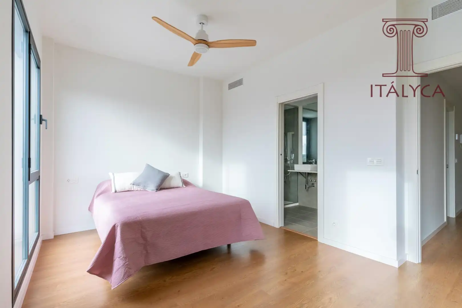 Bedroom of Detached homes for sale in Mairena del Aljarafe  with Heating, Private garden and Terrace