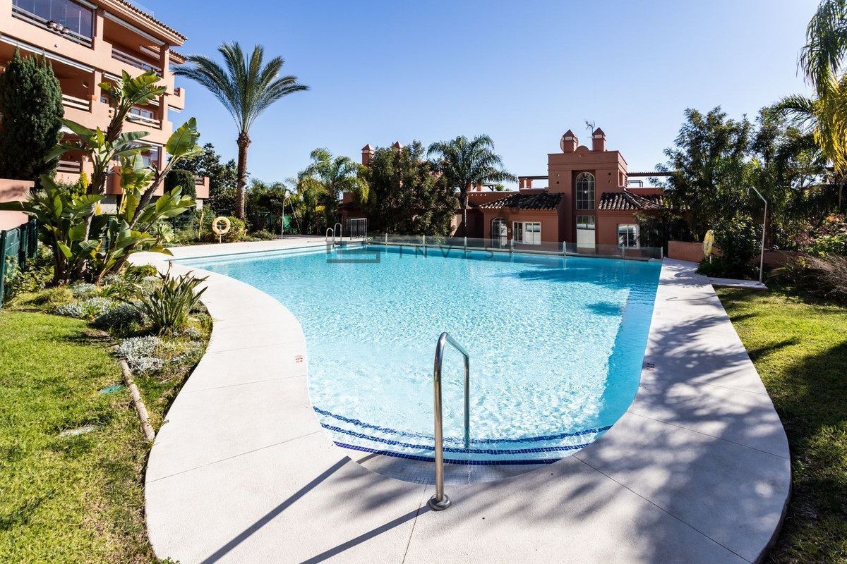 Piscina de Pis en venda en Fuengirola amb Aire condicionat, Terrassa i Piscina