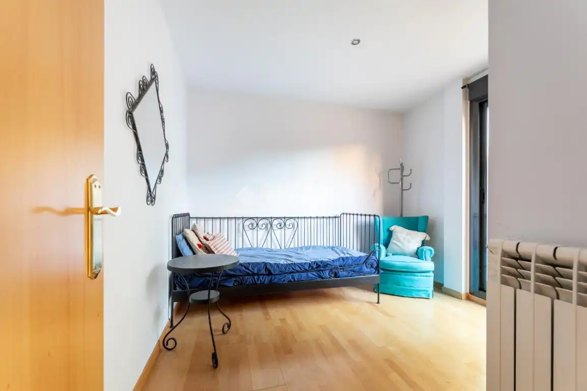 Bedroom of Flat for sale in Torrelodones  with Air Conditioner, Heating and Private garden