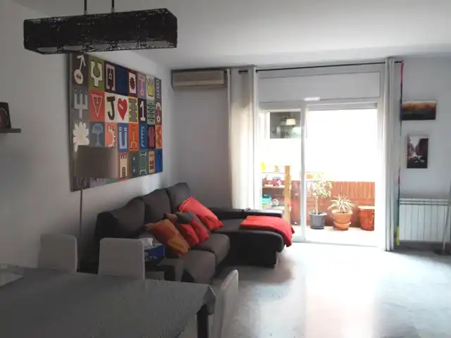 Sala de estar de Piso en venta en Sant Joan Despí con Aire acondicionado, Calefacción y Parquet