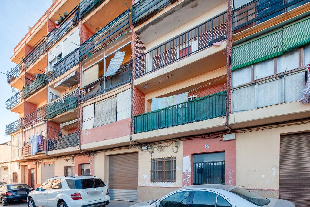 Piso en venta en C/ Malva-Rosa, Zona Calle Valencia