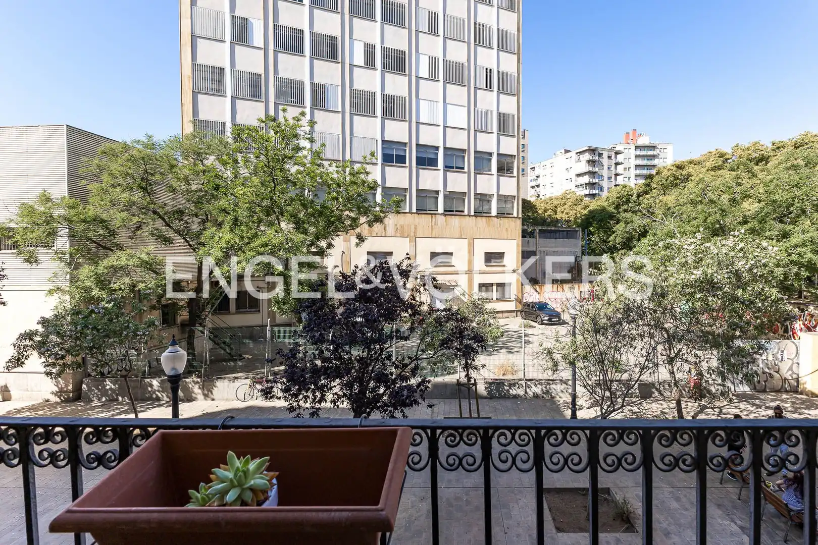 Vista exterior de Piso en venta en Barcelona con Calefacción, Amueblado y Balcón