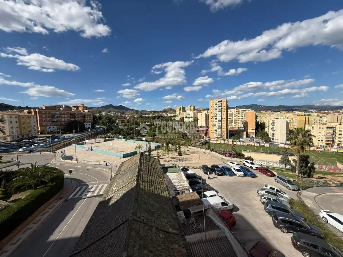 Vista exterior de Piso en venta en Málaga con Terraza