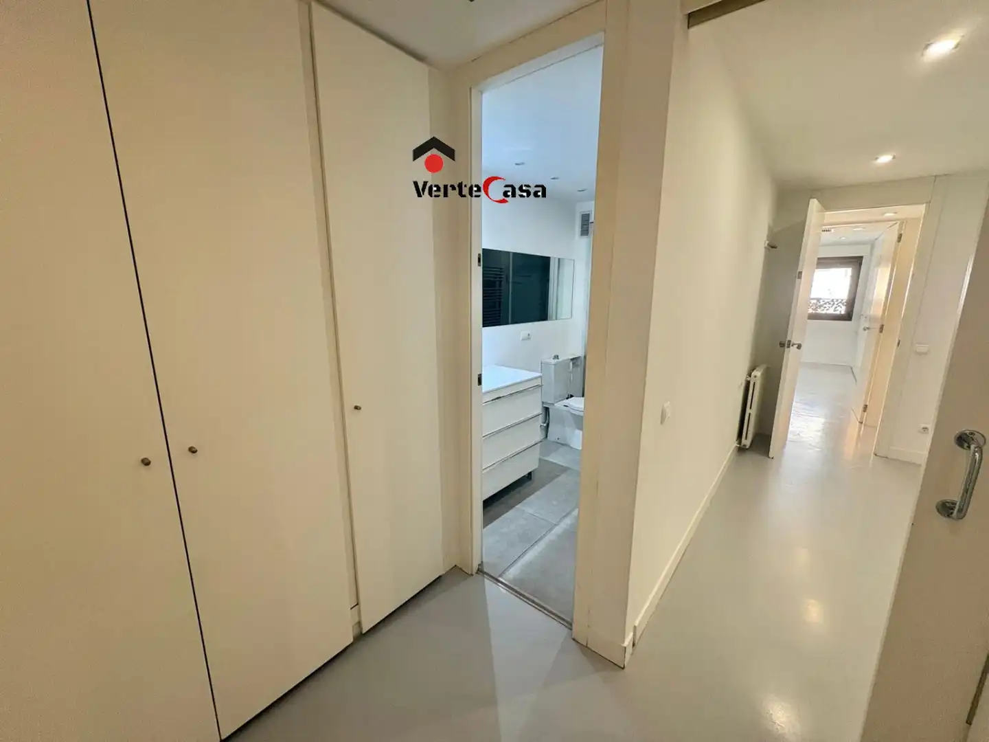 Wohnung zur Miete in Valencia mit Klimaanlage, Heizung und Balkon
