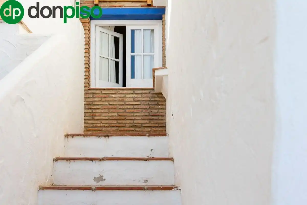 Exterior view of Houses for sale in Almuñécar  with Air Conditioner, Heating and Private garden