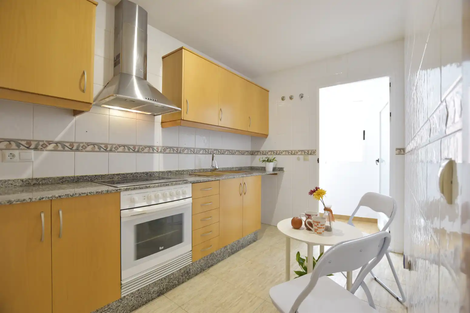 Piso de alquiler en Rafelbuñol / Rafelbunyol, Valencia