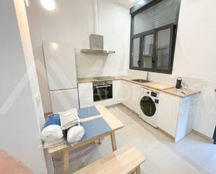 Cuina de Apartament de lloguer en Málaga Capital amb Aire condicionat