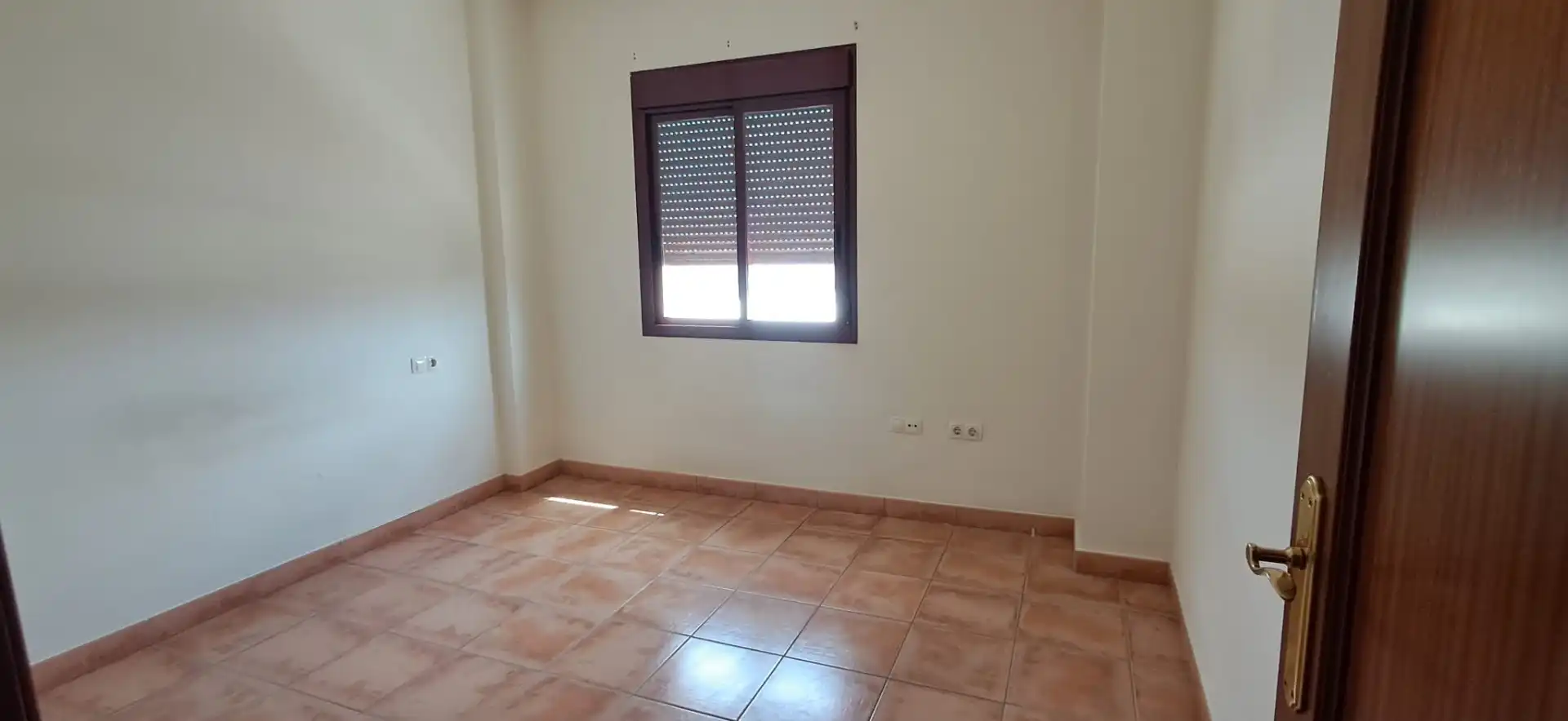 Flat for sale in Utrera  with Air Conditioner