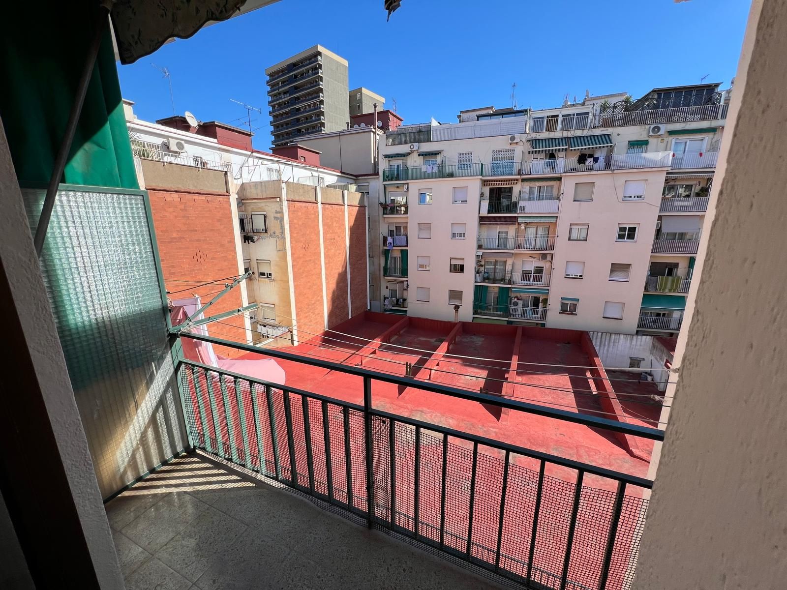 Exterior view of Flat for sale in  Barcelona Capital  with Heating and Terrace