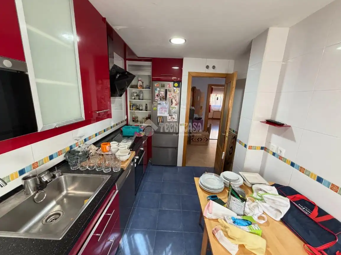 Cuina de Casa adosada de lloguer en Daganzo de Arriba amb Aire condicionat, Calefacció i Parquet