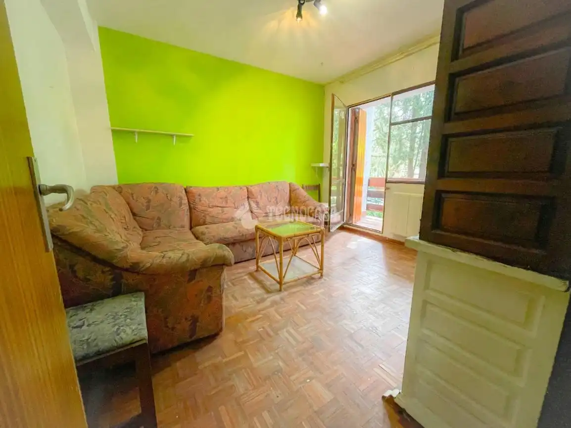 Sala de estar de Piso en venta en Guadarrama con Calefacción, Terraza y Piscina comunitaria
