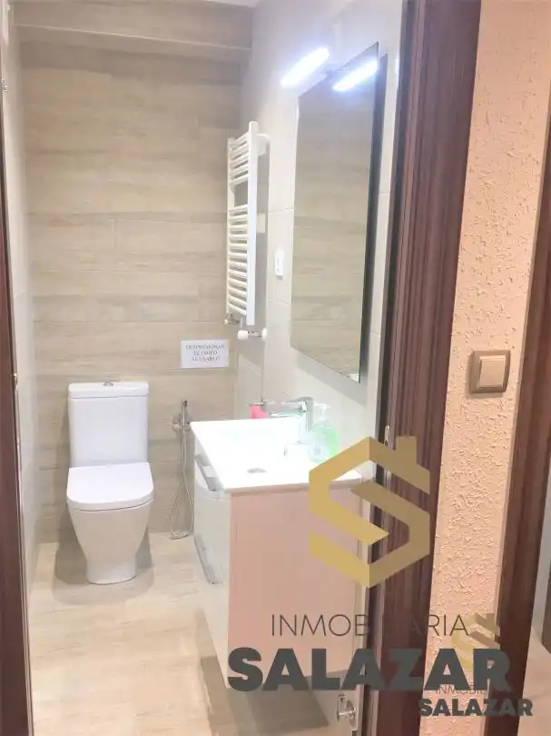 Badezimmer von Wohnung zur Miete in Bilbao  mit Heizung