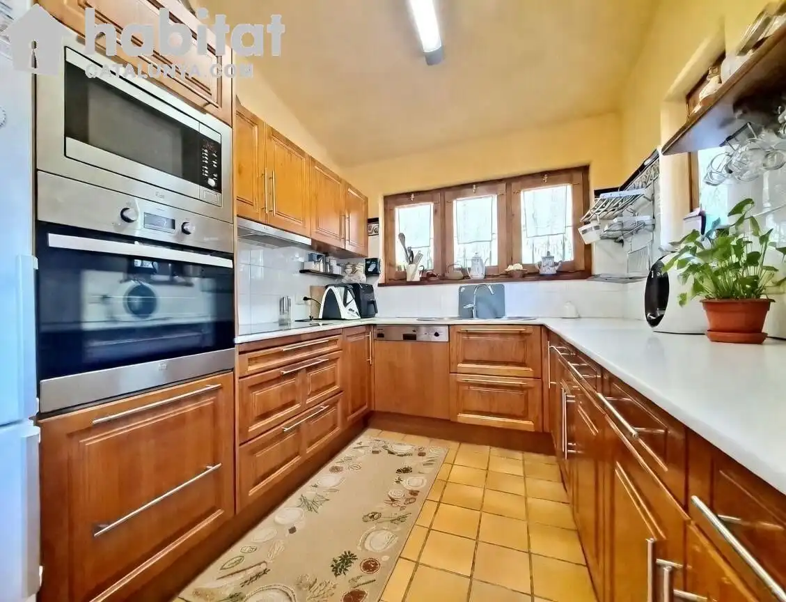 Cocina de Casa o chalet en venta en Sant Esteve Sesrovires con Aire acondicionado, Calefacción y Jardín privado
