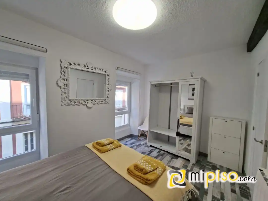 Habitación de Piso de alquiler en Santoña con Amueblado