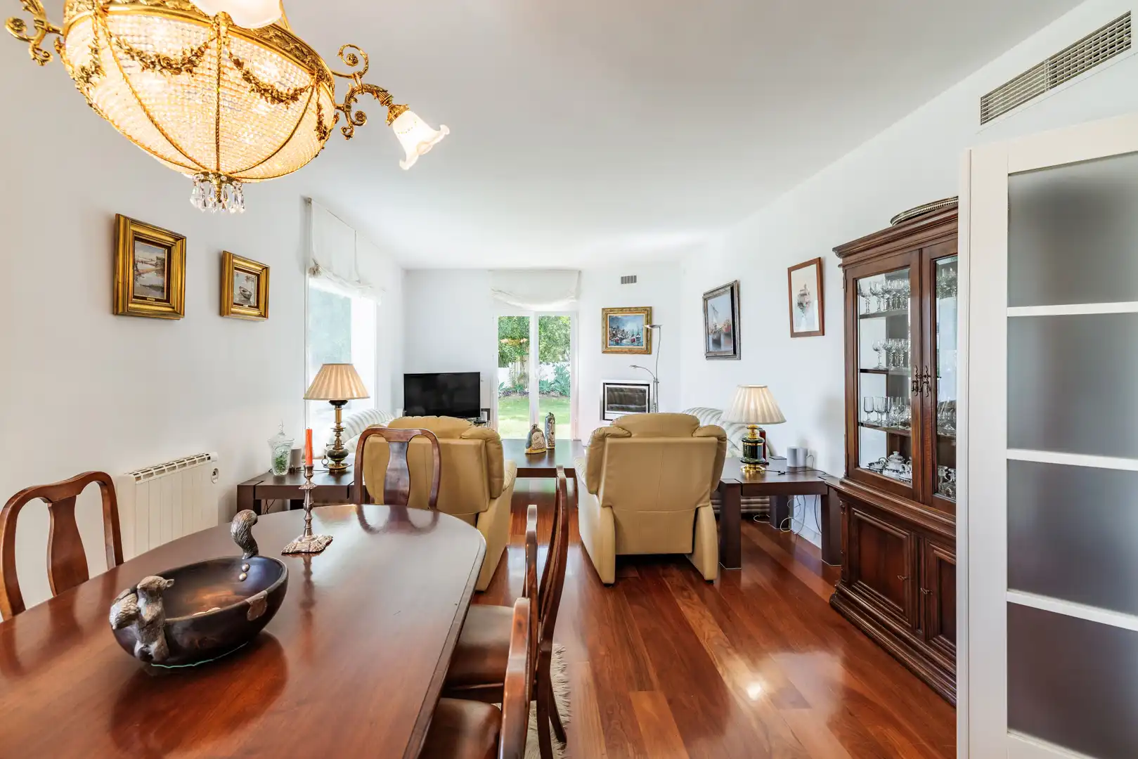 Sala de estar de Casa o chalet en venta en Benalmádena con Aire acondicionado, Calefacción y Jardín privado