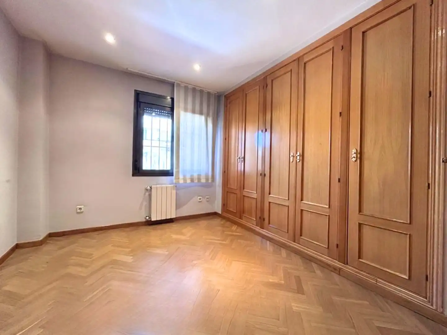 Schlafzimmer von Wohnung zum Verkauf in Pozuelo de Alarcón mit Heizung, Parkett und Gemeinschaftspool
