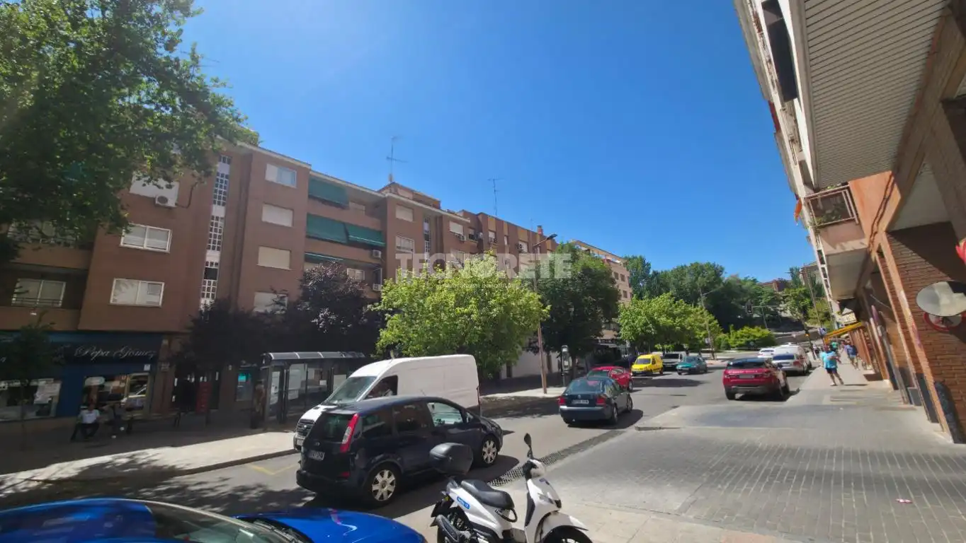 Vista exterior de Piso en venta en Guadalajara con Aire acondicionado, Calefacción y Balcón
