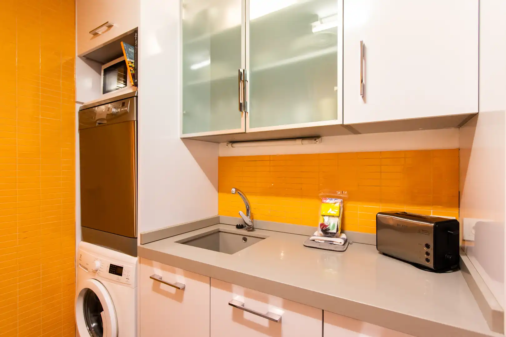 Flat for sale in Carrer de Tapioles, El Poble Sec - Parc de Montjuïc