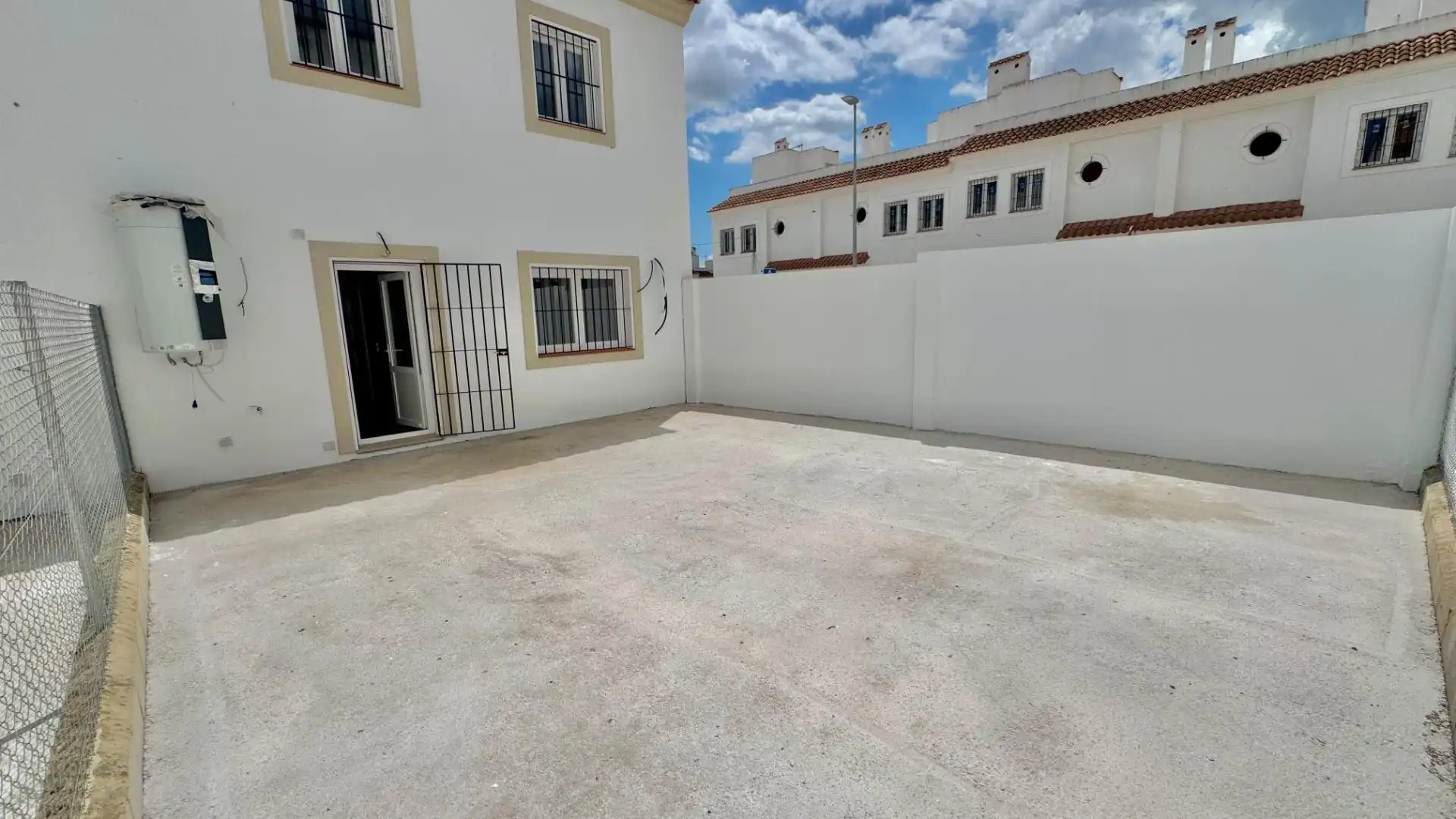 Vista exterior de Casa adosada en venta en Campillos con Jardín privado y Terraza