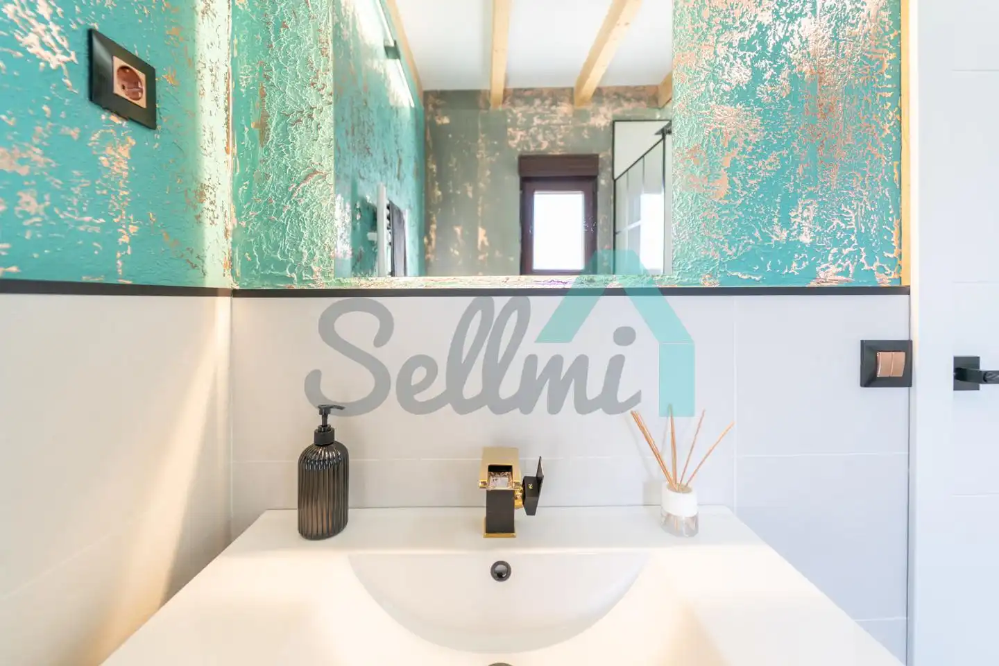 Baño de Casa o chalet de alquiler en Mieres (Asturias) con Calefacción, Terraza y Amueblado