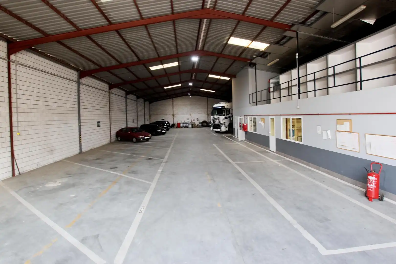 Aparcament de Nau industrial en venda en Puebla de la Calzada
