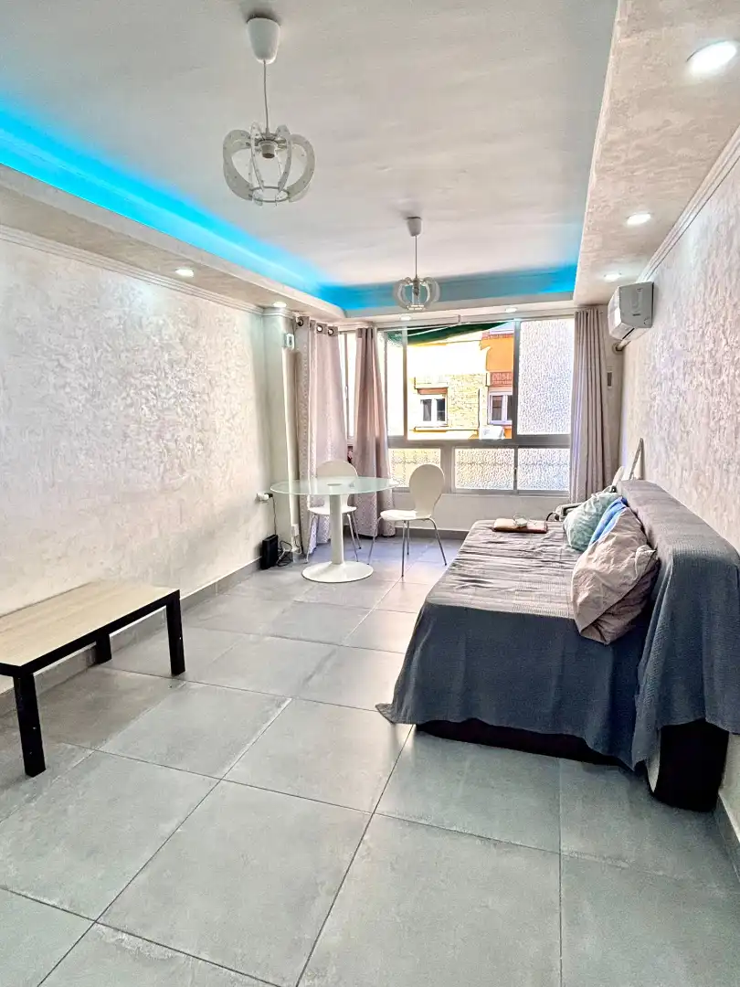 Living room of Flat for rent in Málaga  with Air Conditioner, Furnished and Oven