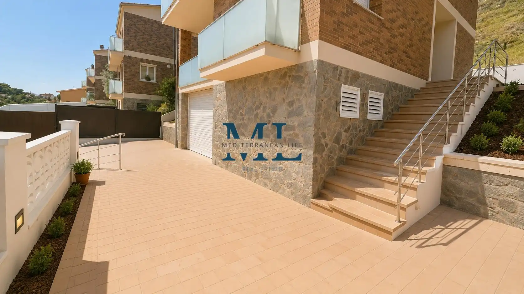 Vista exterior de Casa o chalet en venta en Cubelles con Calefacción